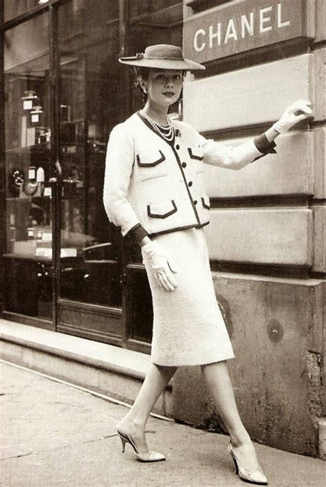 tailleur chanel 1930|Chanel house of french.